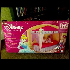 Disney Canopy Twin bed. Never used